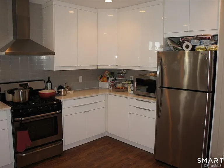 16 Manor St #B — Photo 5