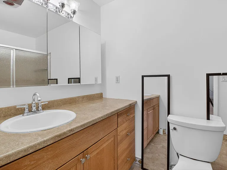 172 High Point Ter W #D — Photo 11