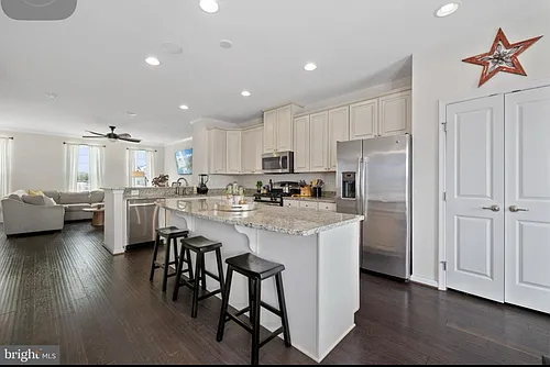 135 Hornbeam Dr Photo 1