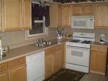 2nd image of 1423 Turnberry Dr