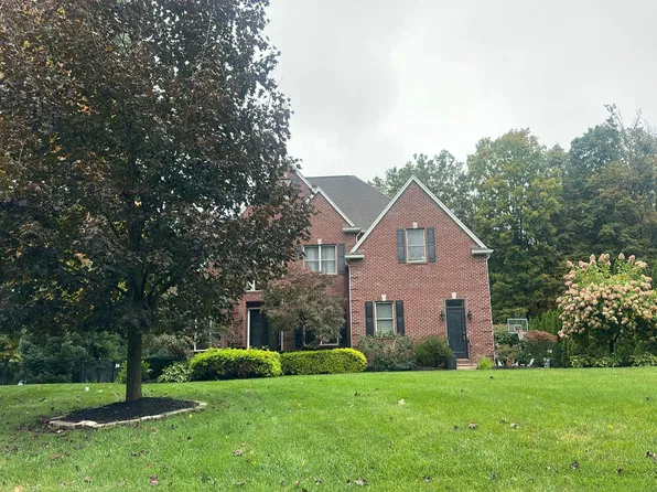 4 Brett Ct, Oak Ridge, NJ 07438