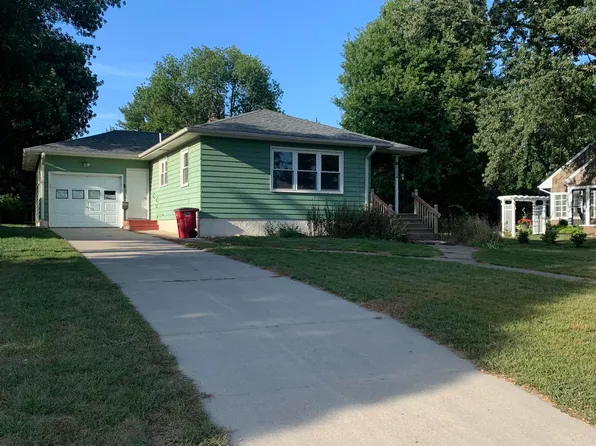 308 E 9th St, Dell Rapids, SD 57022