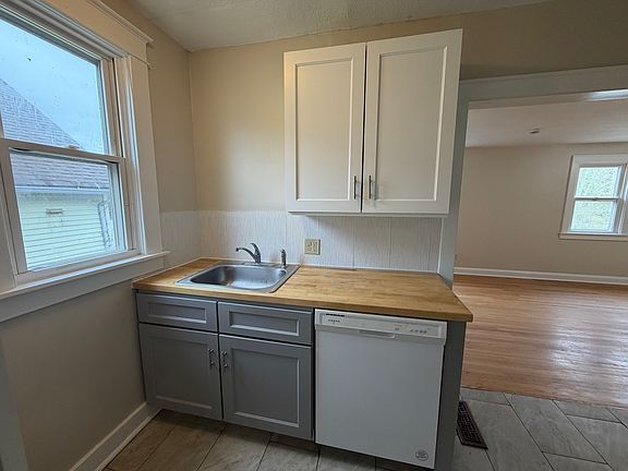 4th image of 345 Park St APT 3