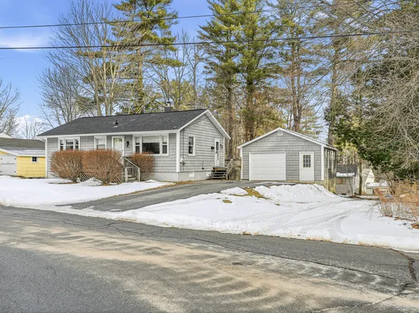 8 Roberta Street, Farmingdale, ME 04344