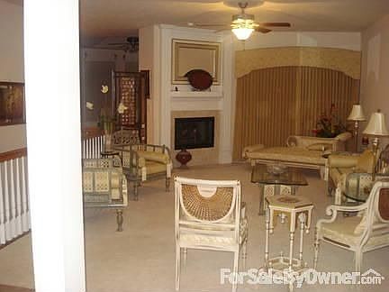 Living Room : View 1