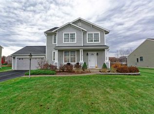 20 Canopy Ln, Ballston Lake, NY 12019