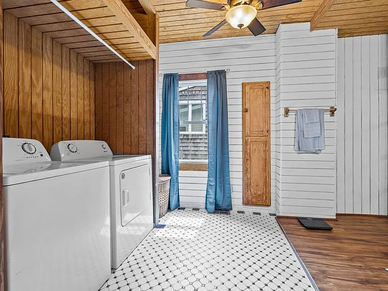 Laundry Room Cabinet