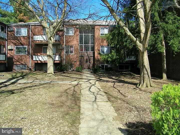 Back entrance from courtyard