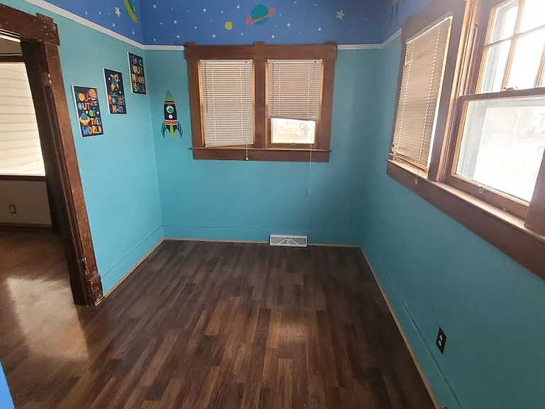 431 Elm St — Photo 5