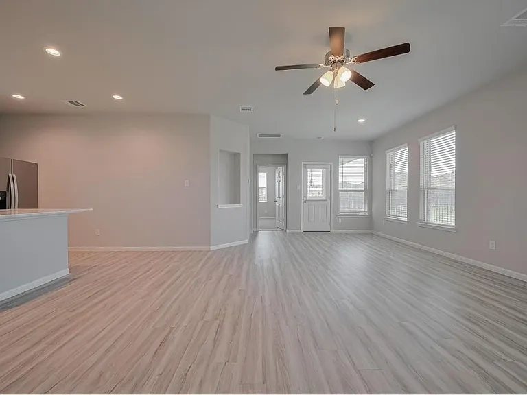 101 Eliana Shores Dr — Photo 17