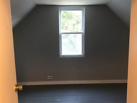 Upstairs bedroom #2