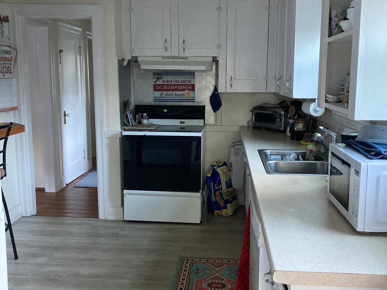 21 Dixon Ave — Photo 2
