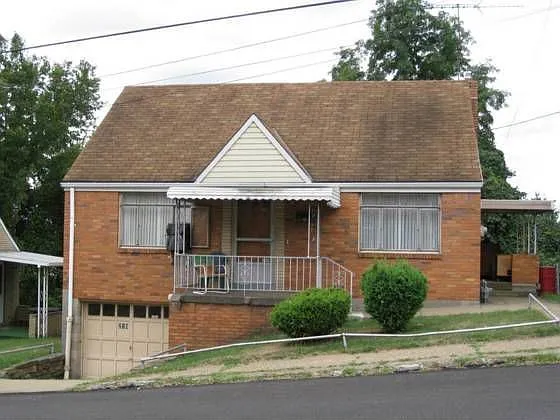 218 Kathleen St photo 1