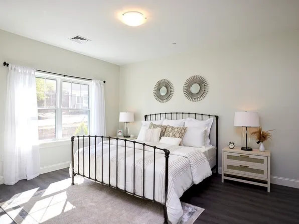 3210 Briarwood Vlg #3210, Clinton, MA 01510