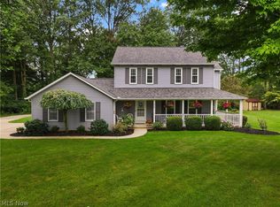 376 Creekside Dr, Avon Lake, OH 44012