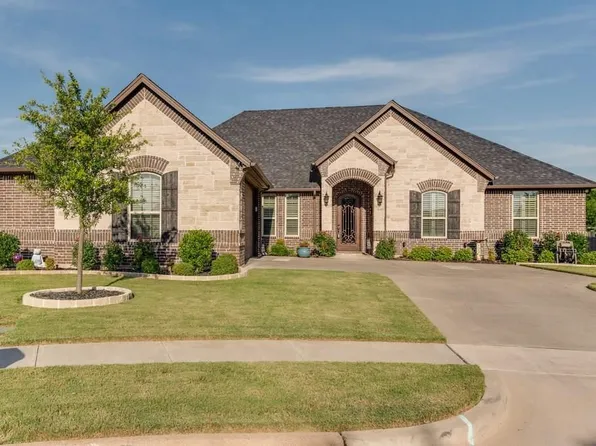 1315 Prestwick Ct, Granbury, TX 76048