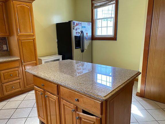 3rd image of 74 Valentine St APT 1