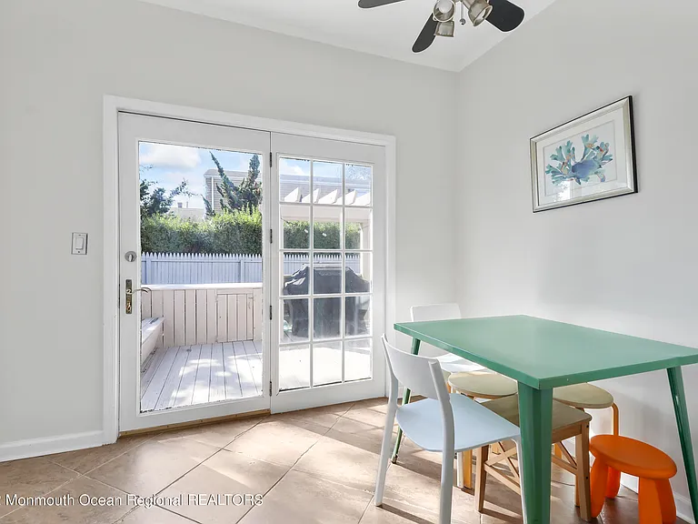 8 Arthur Ave — Photo 16