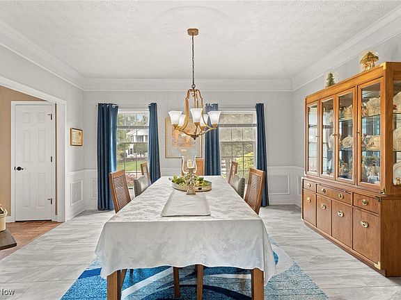 4th image of 6934 Saint Regis Blvd