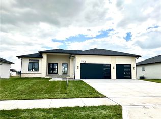 17976 Hammontree Circle, Clive, IA 50325