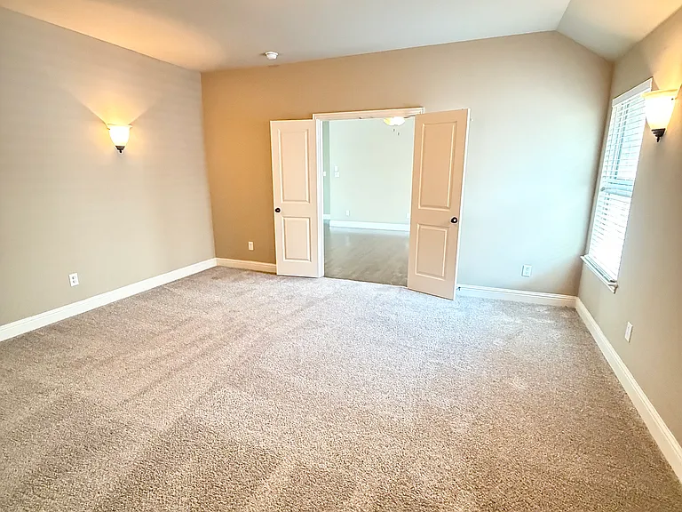 Last bedroom on 2nd floor - second primary bedroom or media room