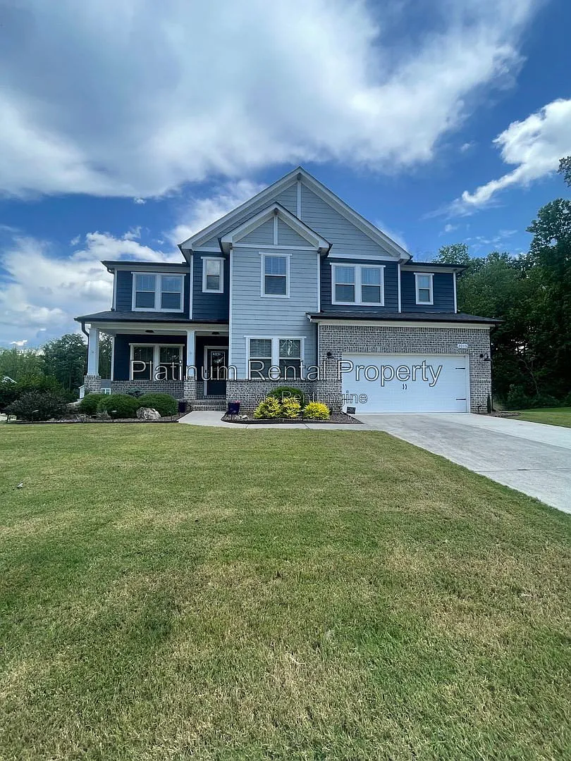 4 bed, 3.5 bath, 3407 sqft, $3,200 — Photo 1