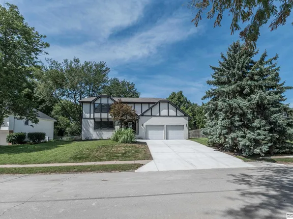 652 S 212th St, Elkhorn, NE 68022