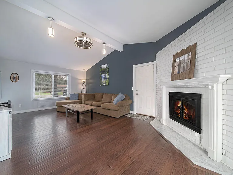 2536 Alveston Dr — Photo 4