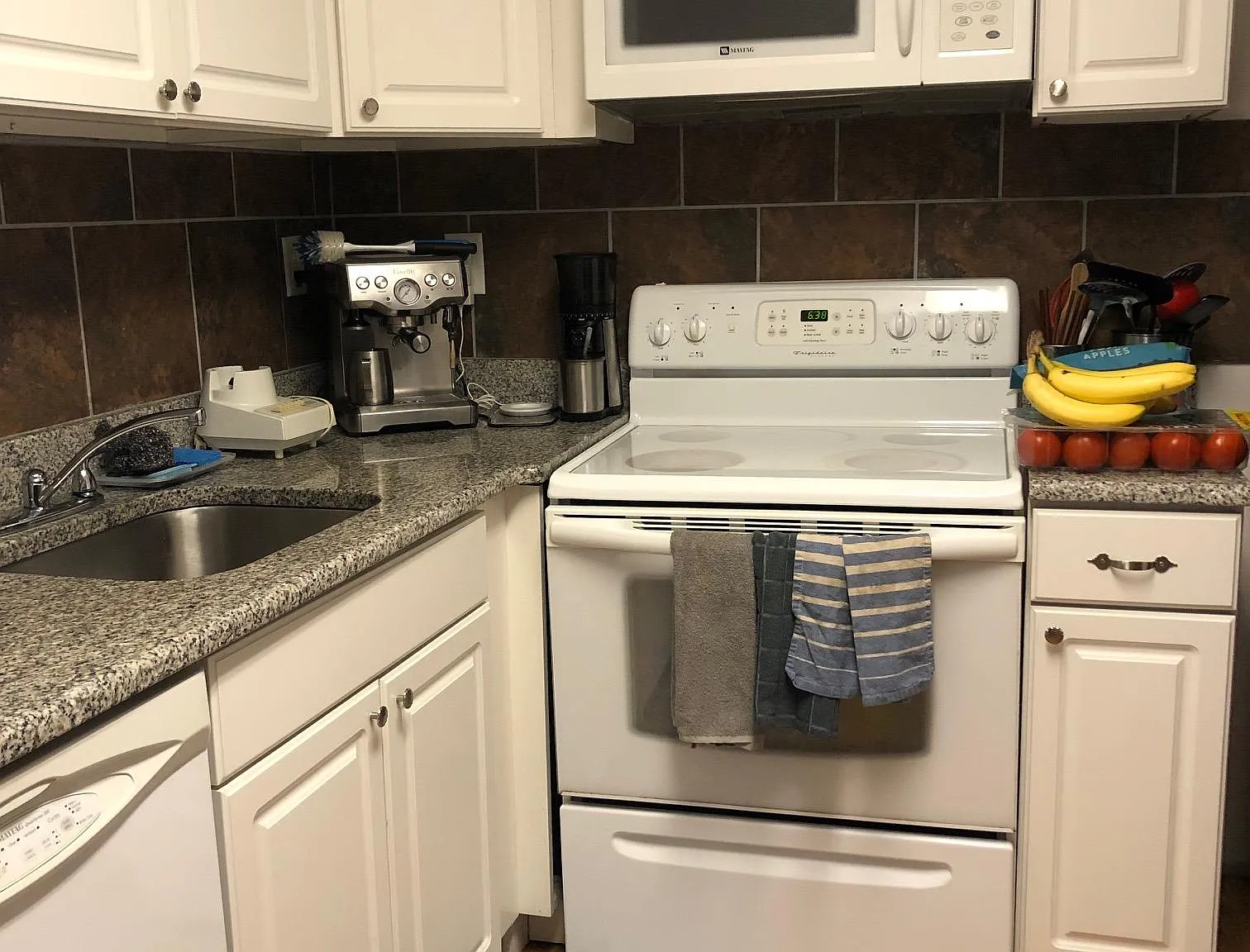 4 bed, 1600 sqft, $2,550 — Photo 4