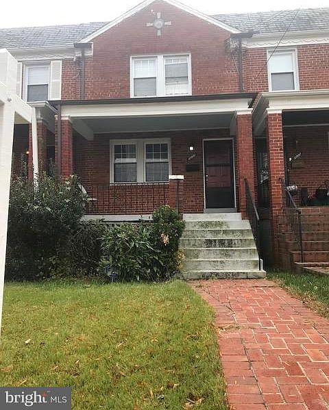 1st image of 1031 Crittenden St NE