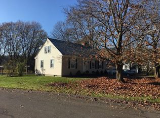 87 Thayer Rd, Greenfield, MA 01301