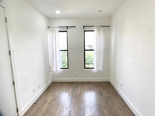 Rented by Green Leaf Management, LLC | media 14