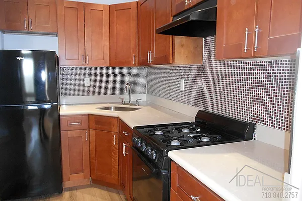 Rented by Ideal Properties Group | media 4