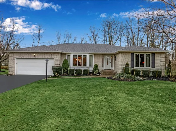 8320 W Point Dr, East Amherst, NY 14051