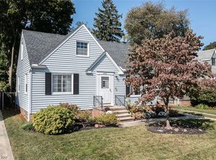 2238 Adeline St, Lakewood, OH