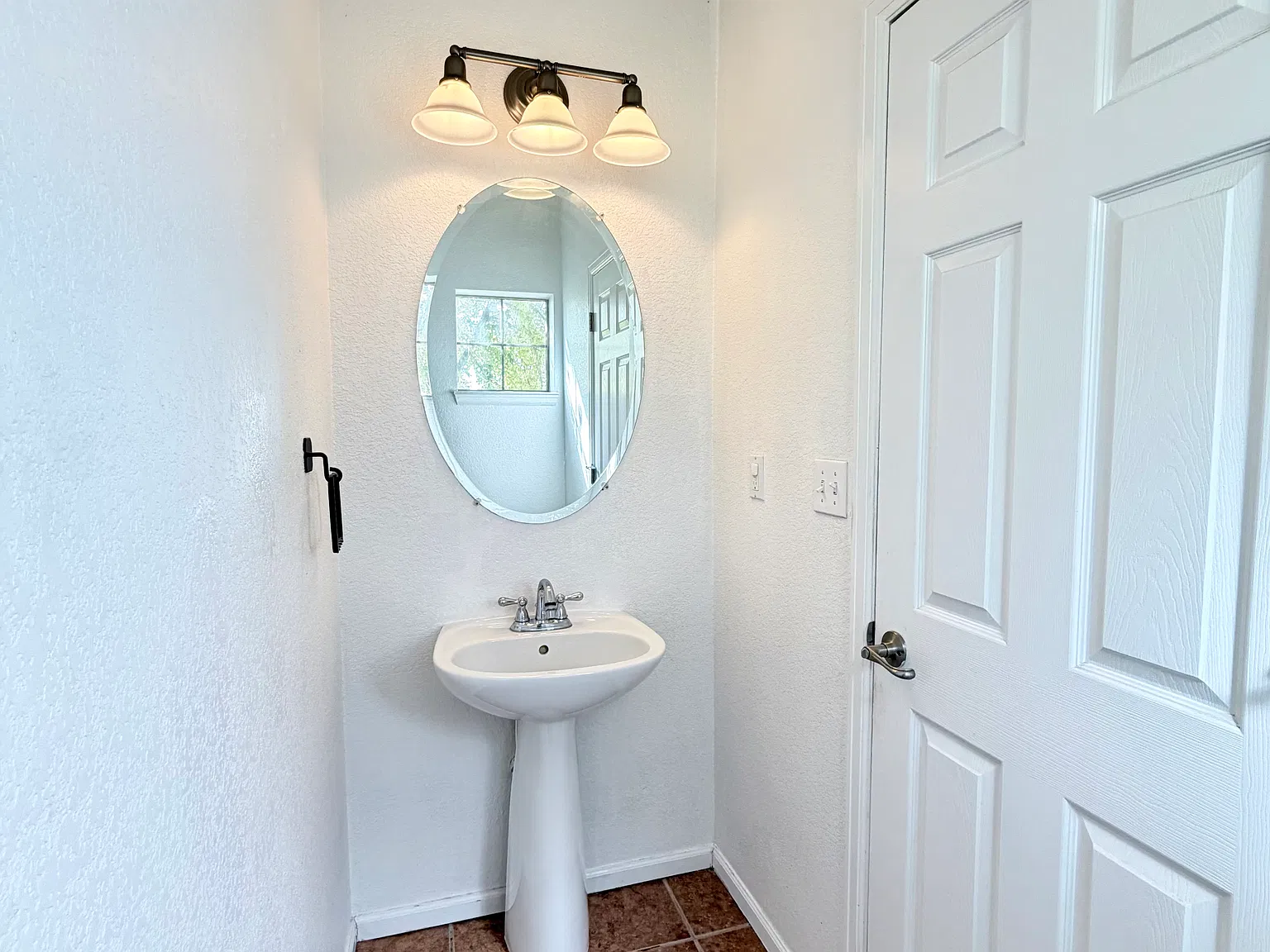 2 bed, 2.5 bath, 1279 sqft, $2,100 — Photo 4