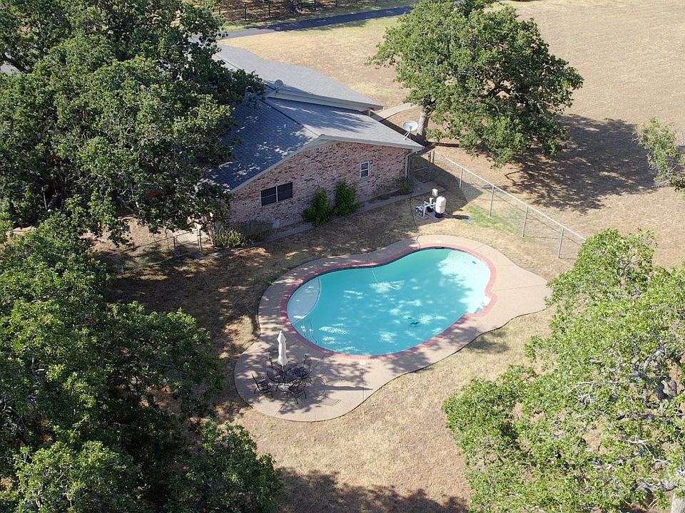 1st image of 822 County Road 484