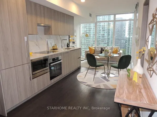 1 Concord Cityplace Way #2015, Toronto, ON M5V 3V4