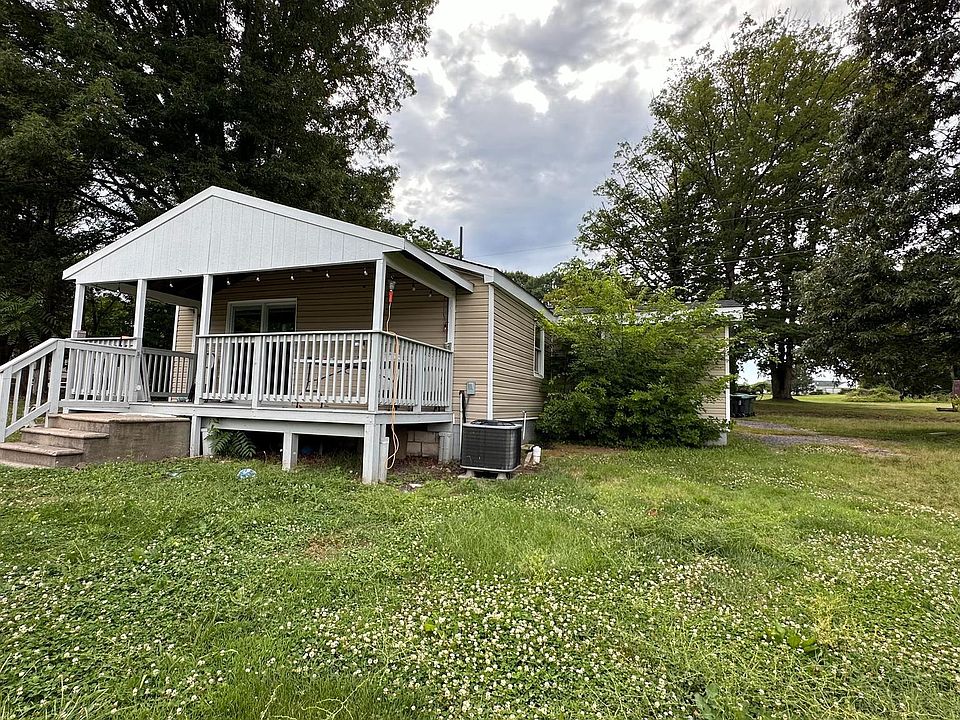 2nd image of 66 Olive Pl