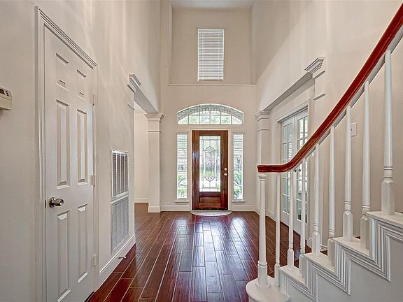 3rd image of 22410 Rolling Meadow Ln
