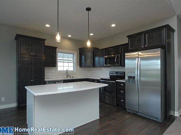 3rd image of 2439 Hawthorn St