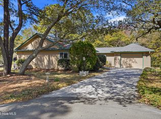 620 Jasmine Ln, Sunset Beach, NC 28468