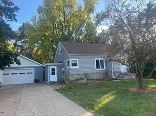 1805 Moholt Dr, Eau Claire, WI 54703