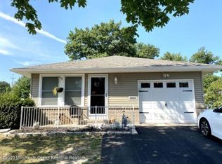 40 Charlotteville Dr S, Toms River, NJ 08757
