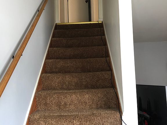 5th image of 612 Maywood Pl