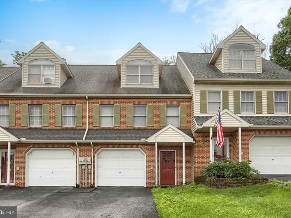 57 Ironstone Dr, Elizabethtown, PA 17022