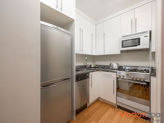3rd image of 2587 37th St