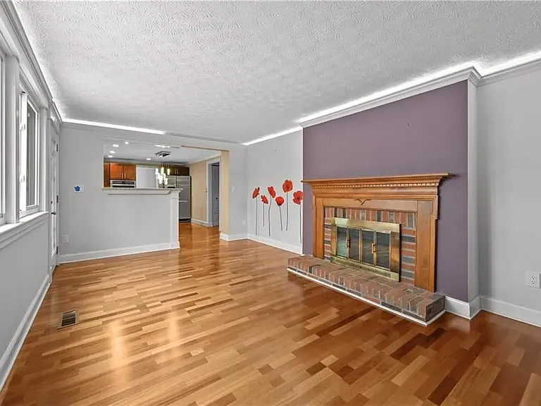 4608 Rosemear Ct — Photo 33