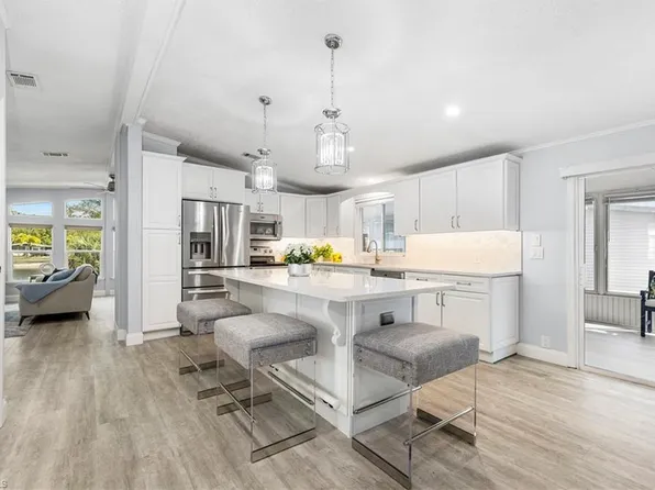 113 Oceans BLVD #113, NAPLES, FL 34104