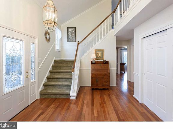 2nd image of 7 Heron Hill Dr